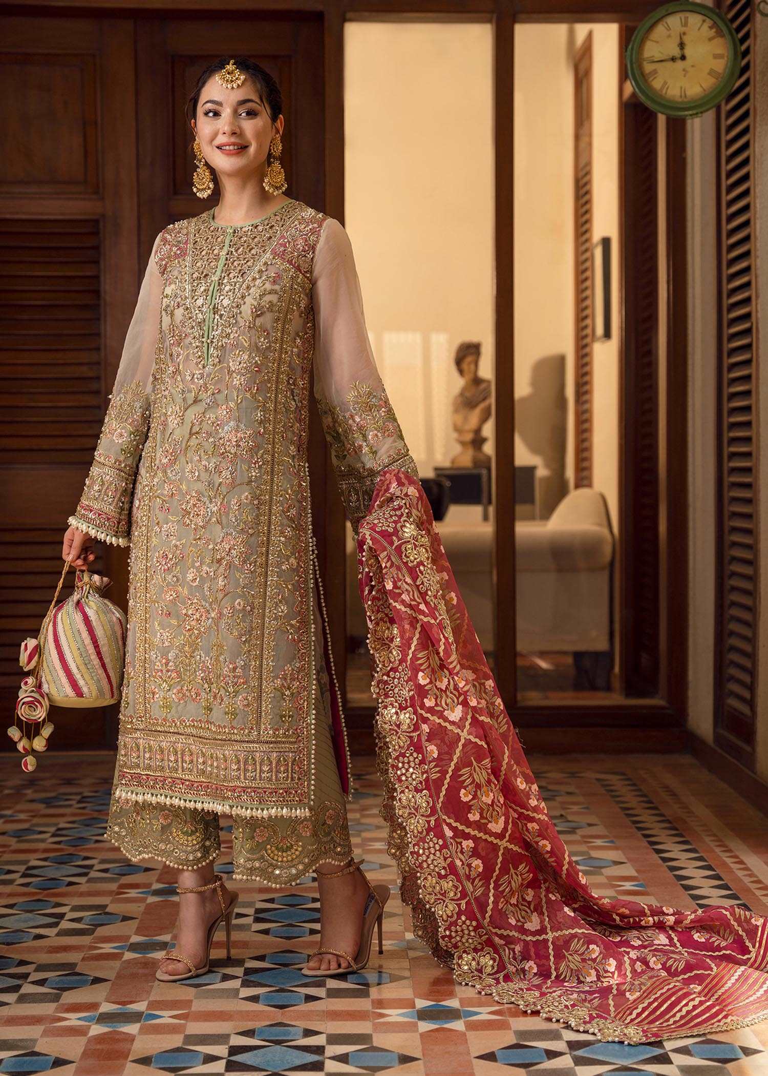 Traditional on sale pakistani clothing