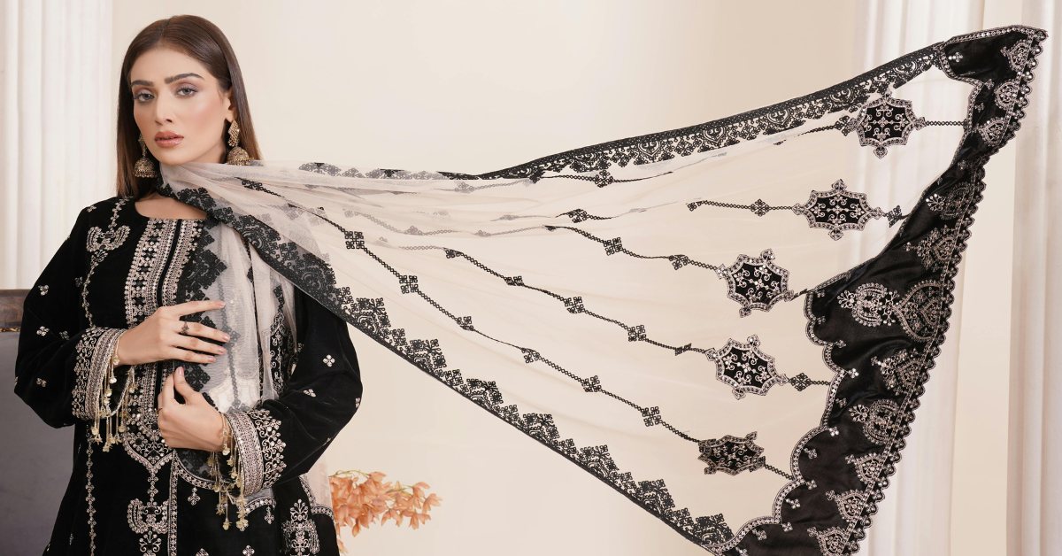 Top Black Dress Looks for Pakistani Girls