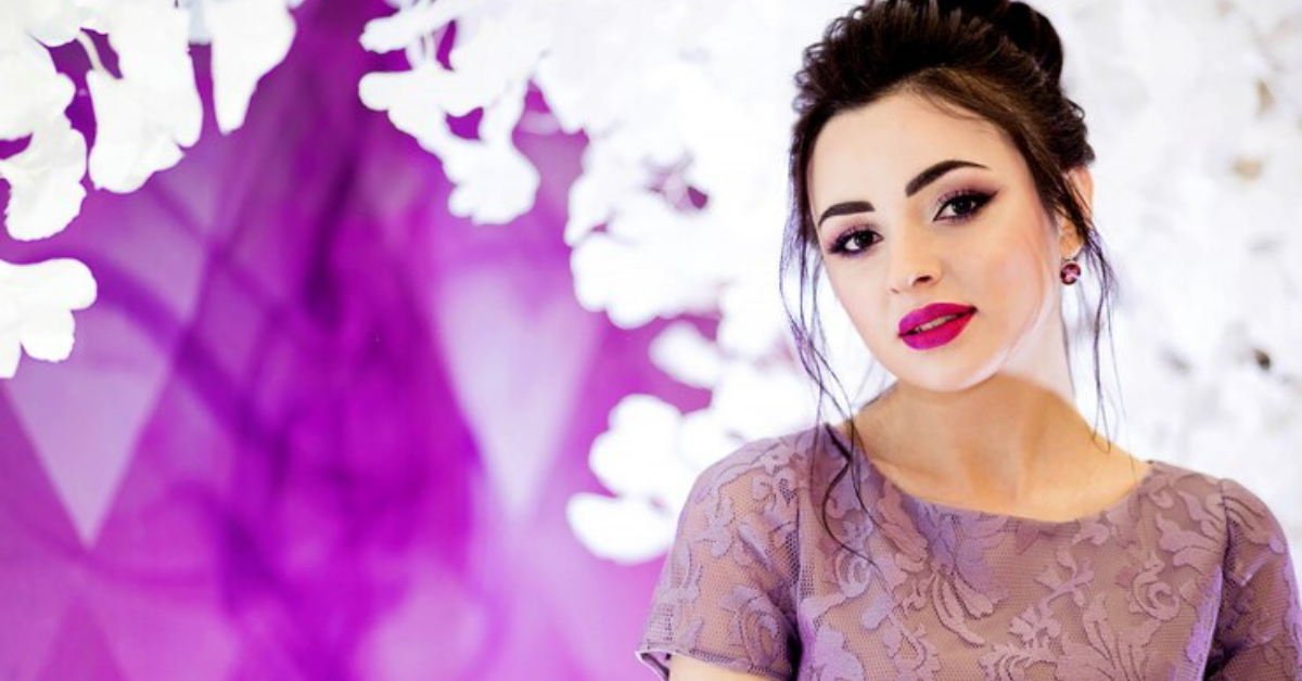 Makeup Looks That Pair Well with Popular Dress Colors
